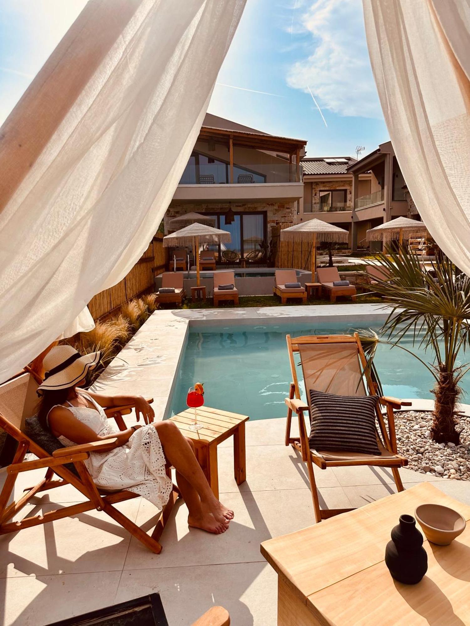 Amo Golden Suites Chrysi Ammoudia Luaran gambar
