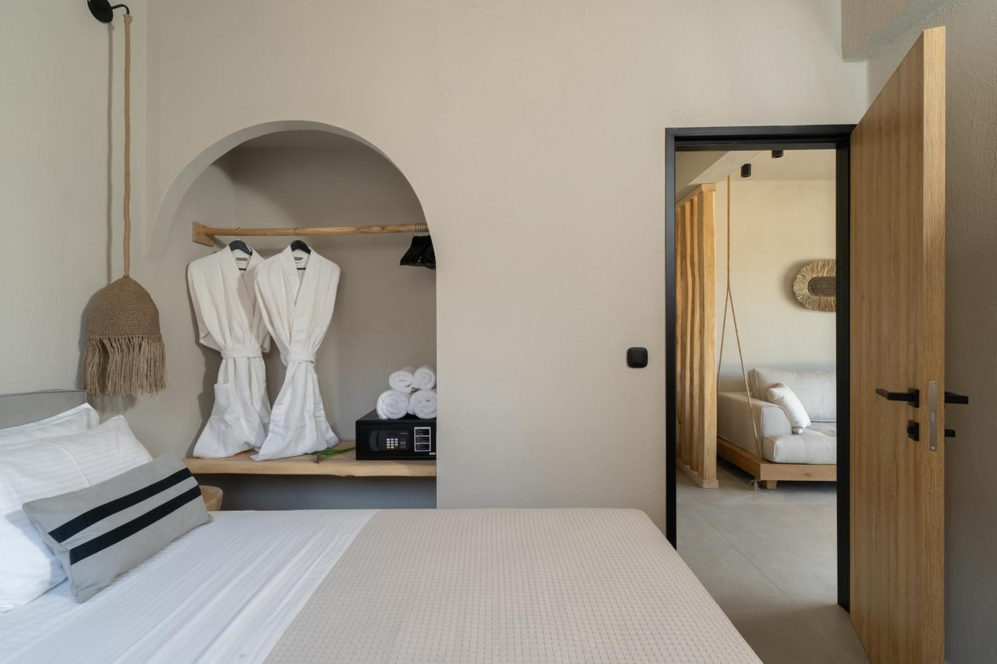 Amo Golden Suites Chrysi Ammoudia Luaran gambar