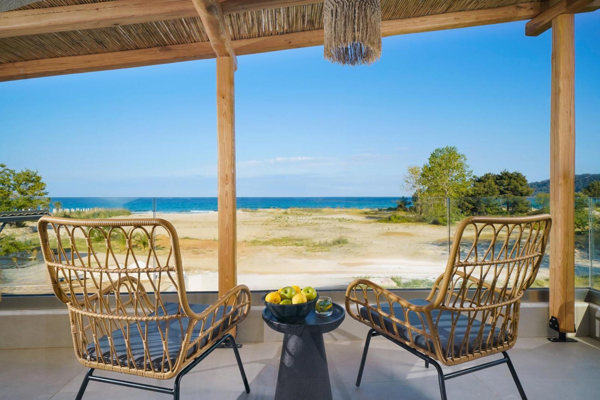 Amo Golden Suites Chrysi Ammoudia Luaran gambar
