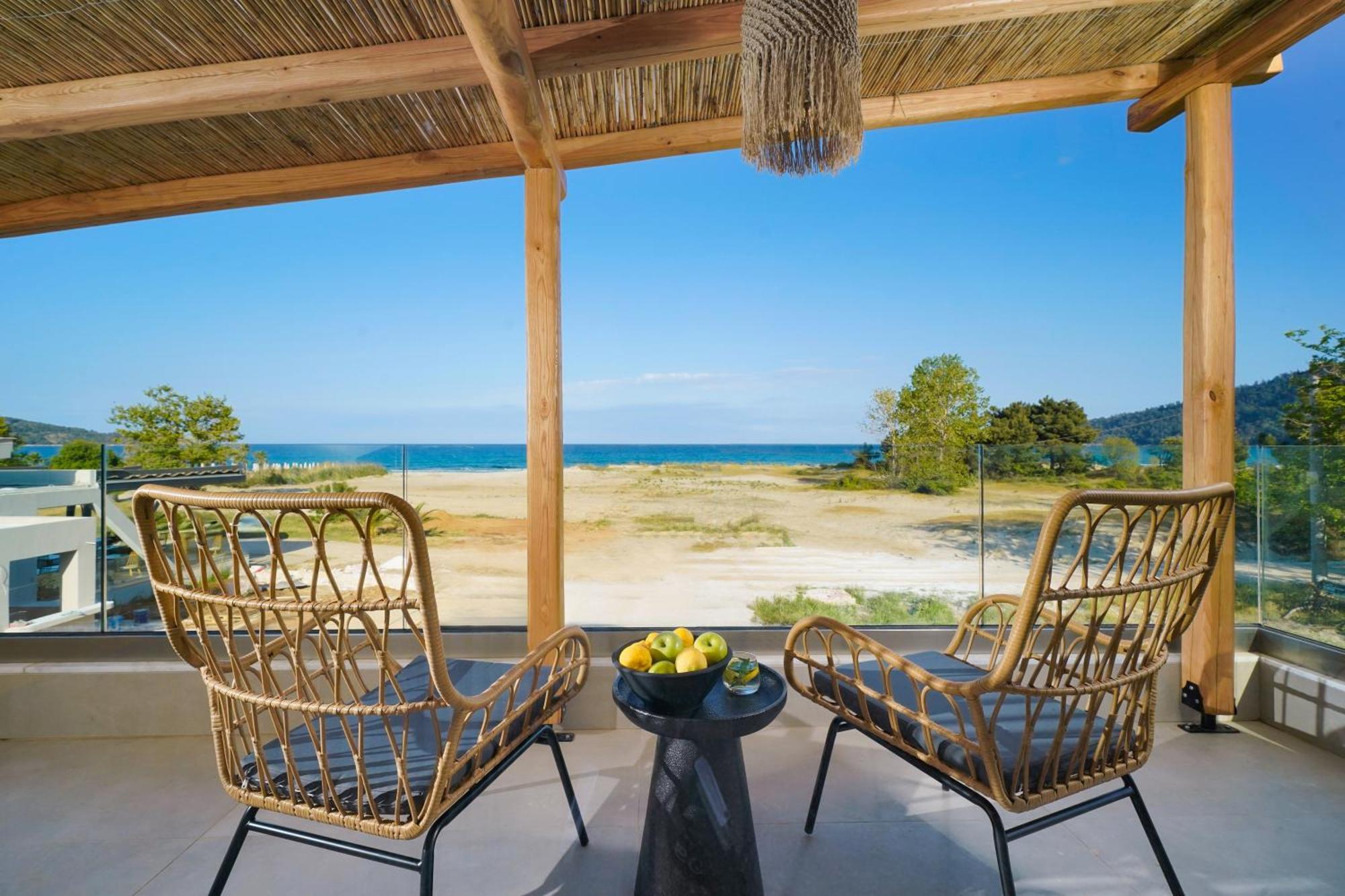 Amo Golden Suites Chrysi Ammoudia Luaran gambar