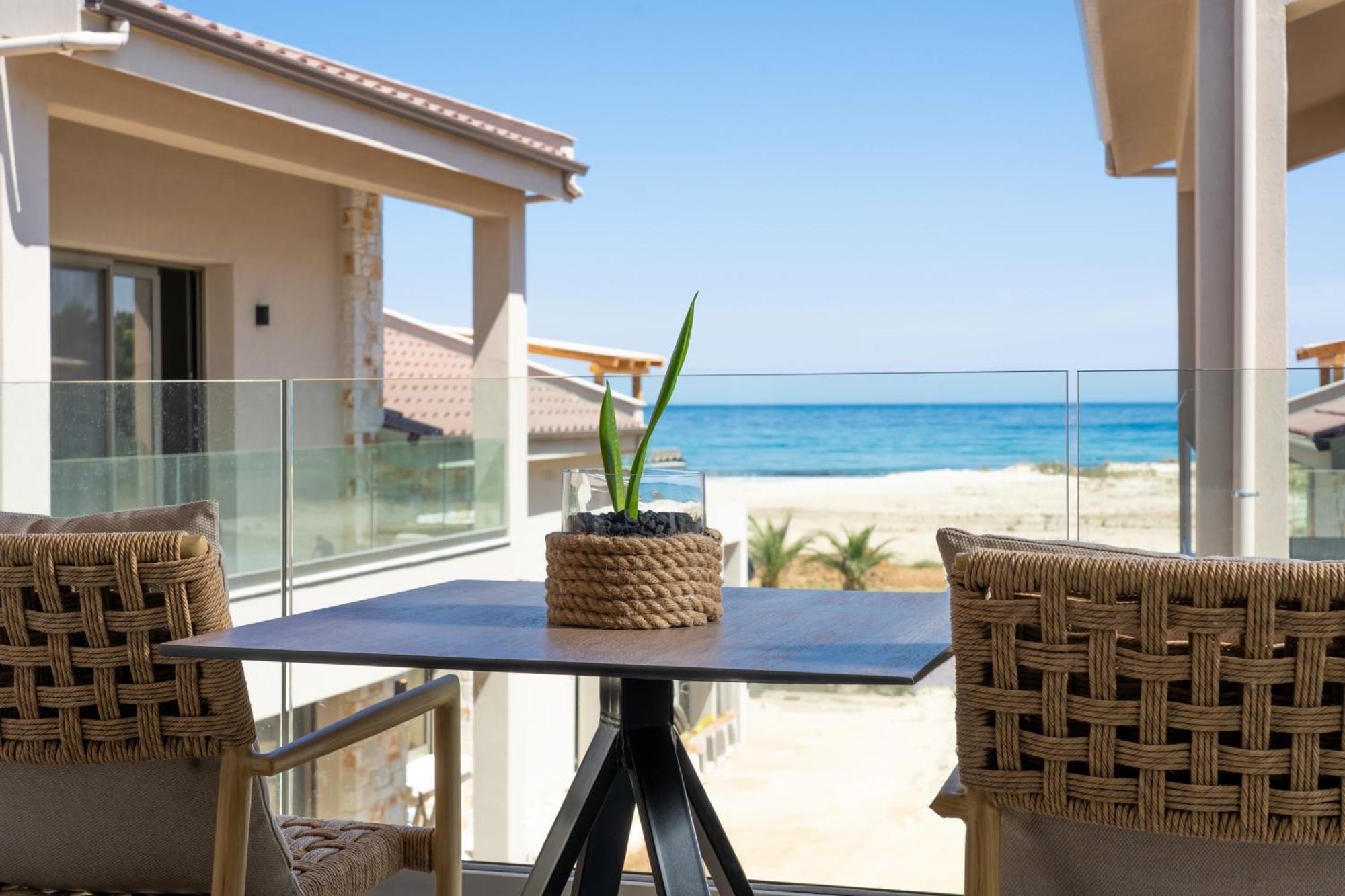 Amo Golden Suites Chrysi Ammoudia Luaran gambar