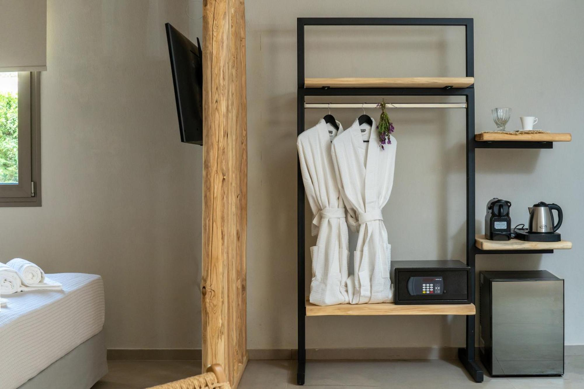 Amo Golden Suites Chrysi Ammoudia Luaran gambar