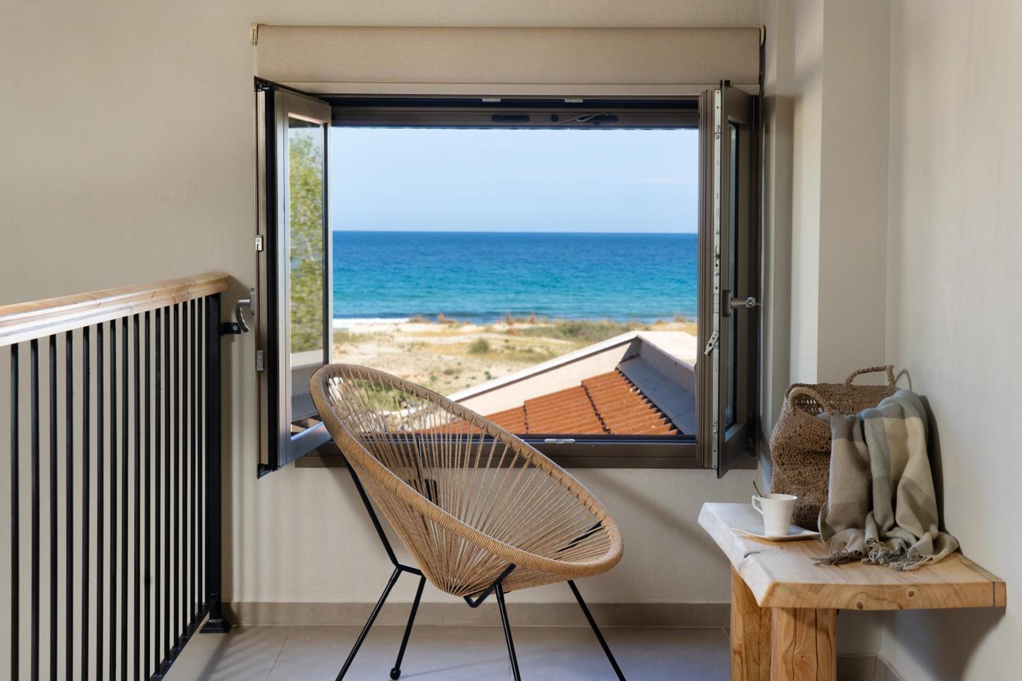 Amo Golden Suites Chrysi Ammoudia Luaran gambar