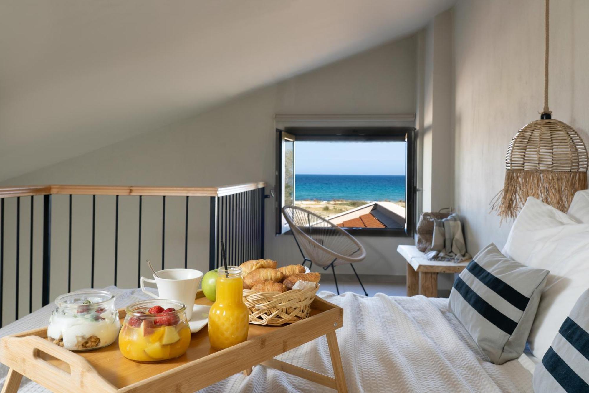 Amo Golden Suites Chrysi Ammoudia Luaran gambar
