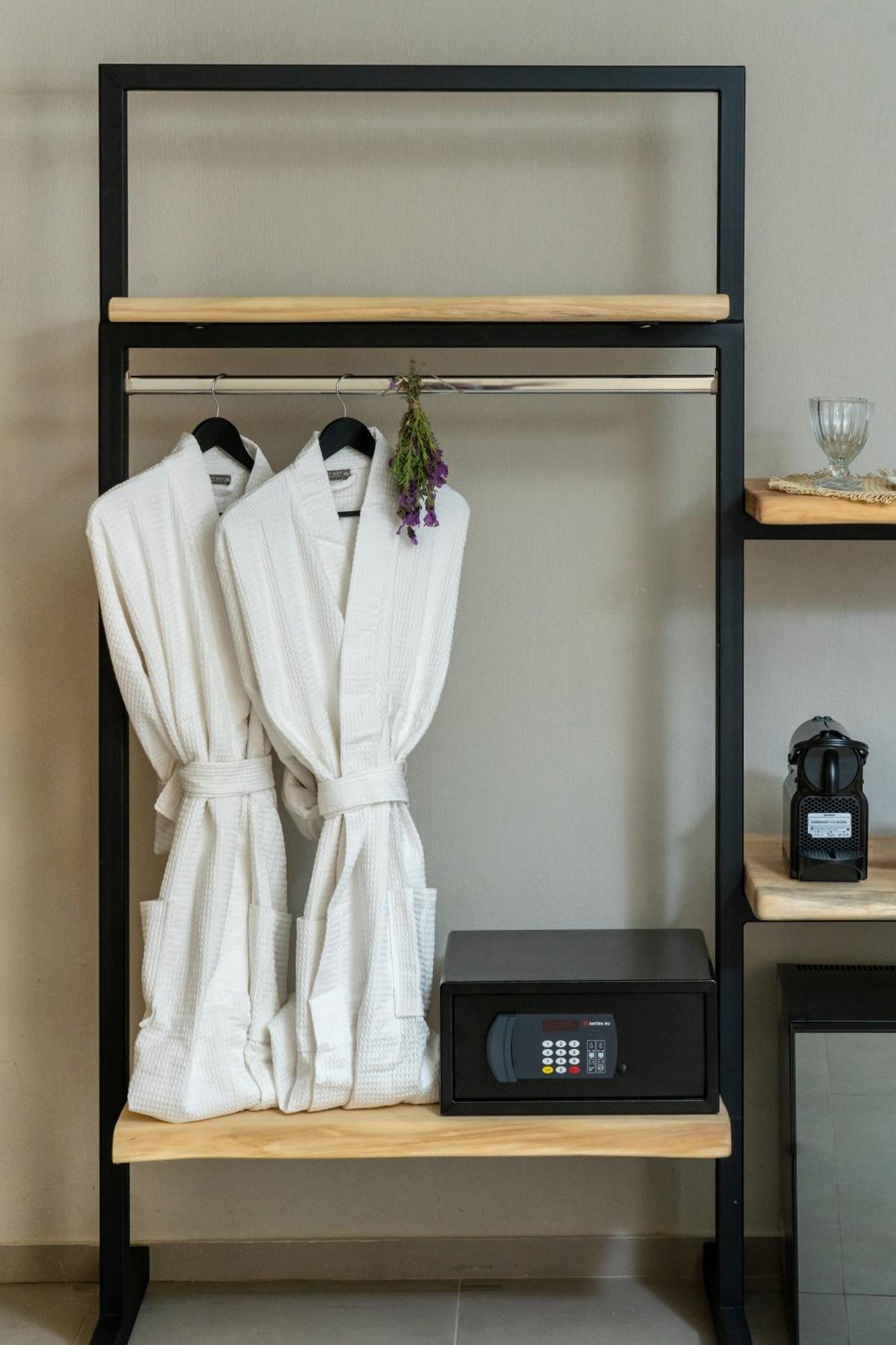 Amo Golden Suites Chrysi Ammoudia Luaran gambar