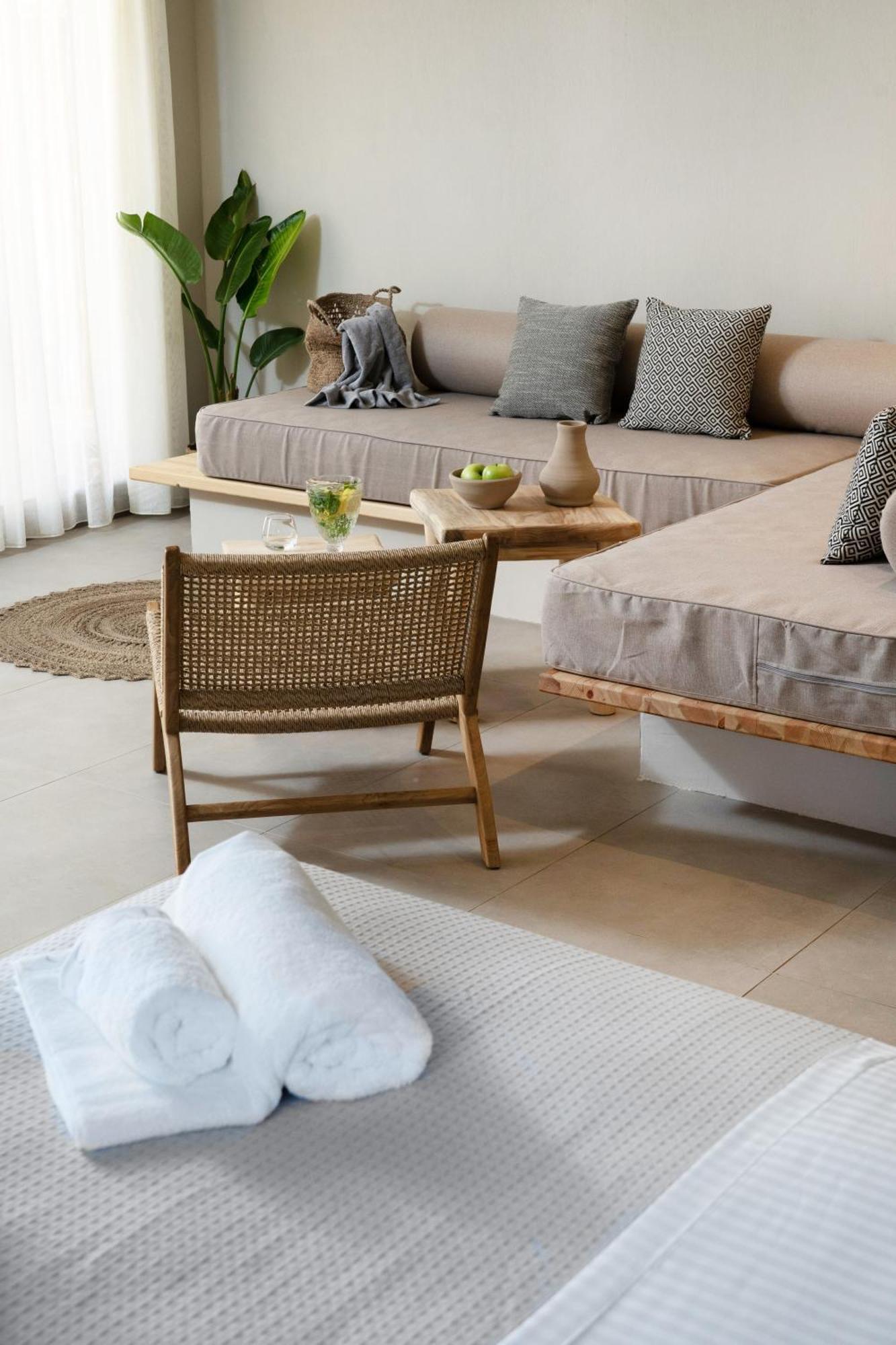 Amo Golden Suites Chrysi Ammoudia Luaran gambar